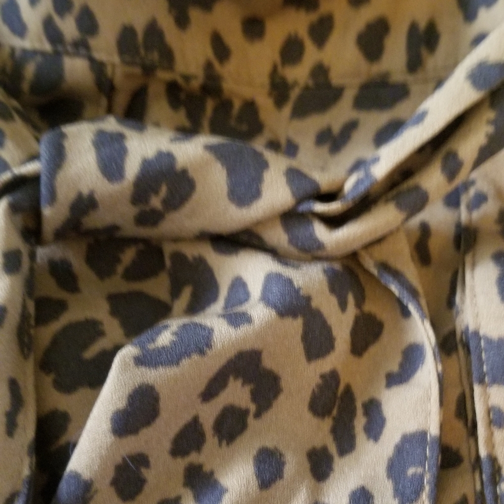 NWT XS Leopard Shorts - Picture 4 of 4